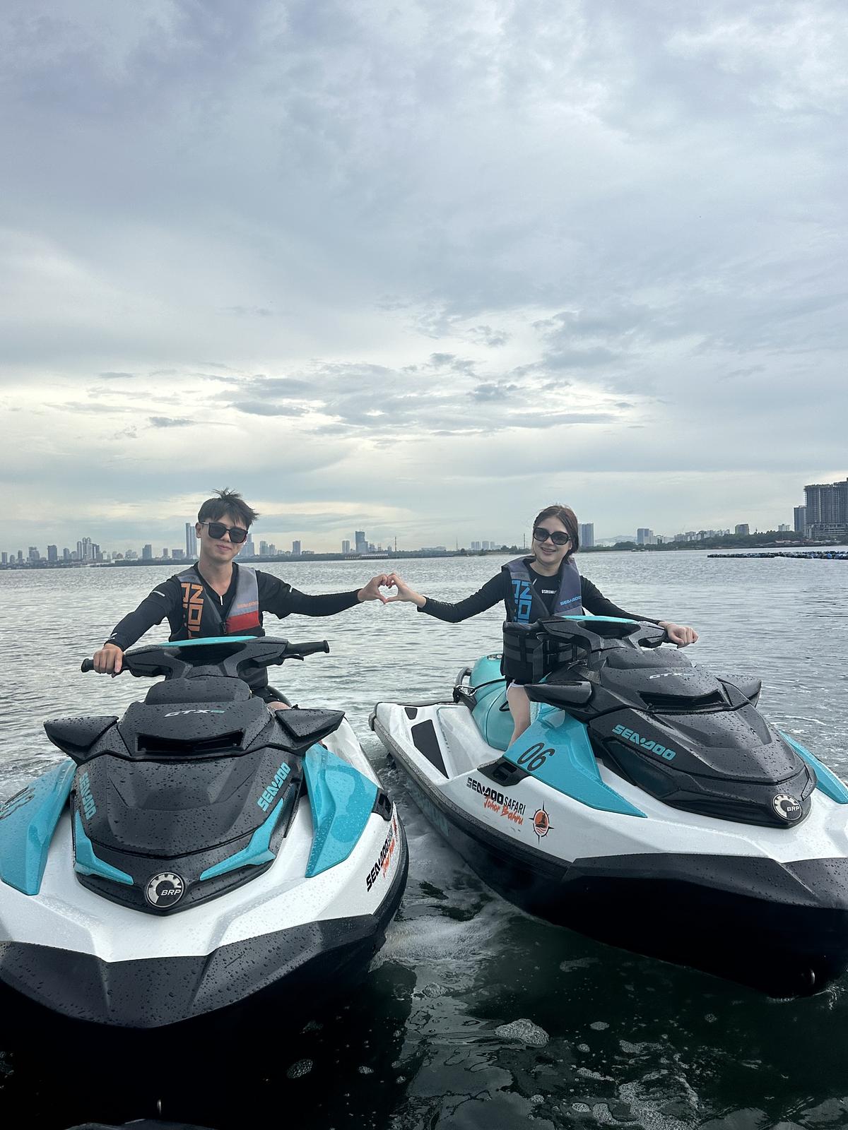 Pakej D · Ultimate Adventure · 240 minit 3